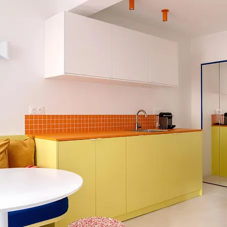 Yellow - Coeur Chartrons Jardin Public - Parking - Clim